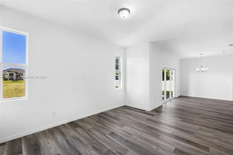 2518 NW 10th Terrace Cape Coral FL 33993