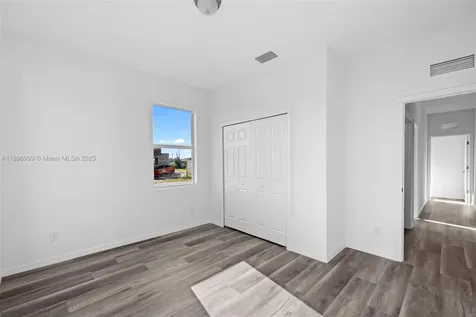 2518 NW 10th Terrace Cape Coral FL 33993