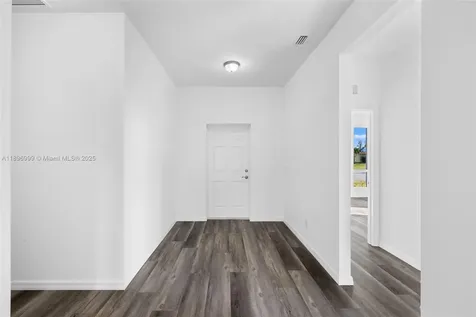 2518 NW 10th Terrace Cape Coral FL 33993