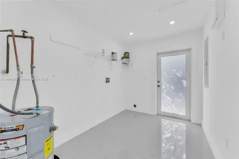 7690 NW 17th Place Miami FL 33147