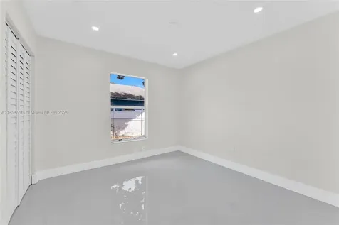 7690 NW 17th Place Miami FL 33147