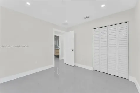 7690 NW 17th Place Miami FL 33147