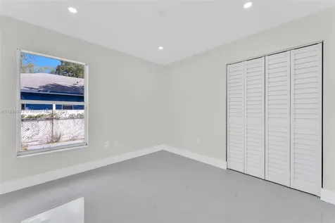 7690 NW 17th Place Miami FL 33147