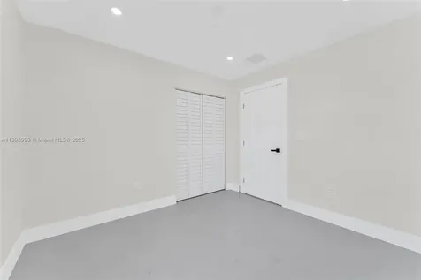 7690 NW 17th Place Miami FL 33147