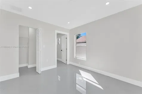 7690 NW 17th Place Miami FL 33147