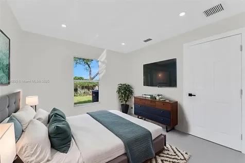 7690 NW 17th Place Miami FL 33147