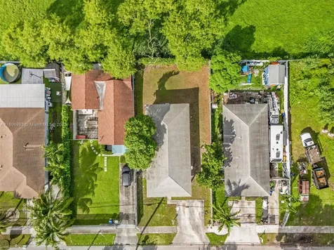 7690 NW 17th Place Miami FL 33147