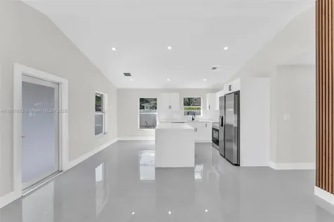 7690 NW 17th Place Miami FL 33147