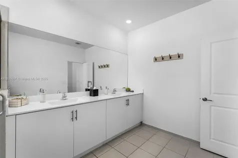 2659 SE 11th Street Homestead FL 33035