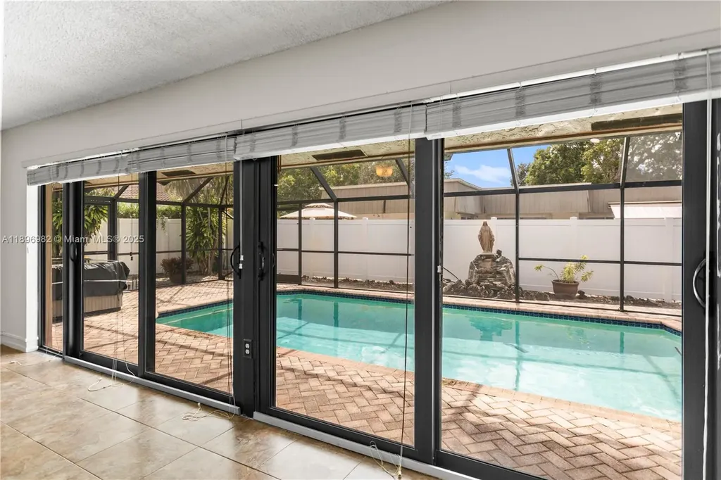 10410 SW 50th Place Cooper City FL 33328