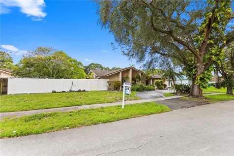 10410 SW 50th Place Cooper City FL 33328