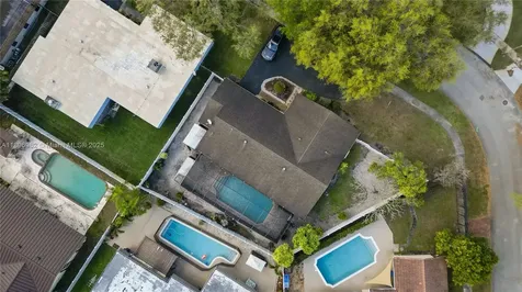 10410 SW 50th Place Cooper City FL 33328
