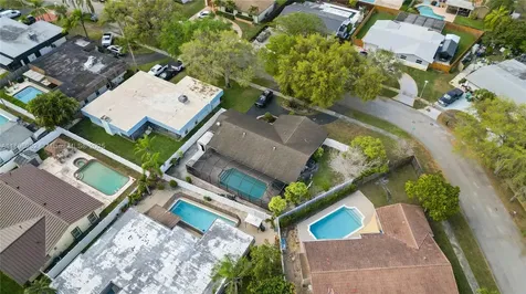 10410 SW 50th Place Cooper City FL 33328