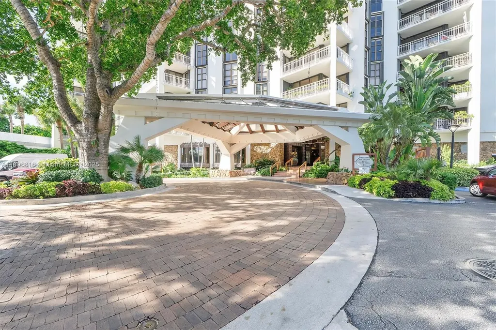 4000 Towerside Terrace Miami FL 33138