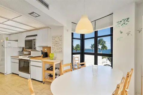 4000 Towerside Terrace Miami FL 33138