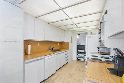 4000 Towerside Terrace Miami FL 33138