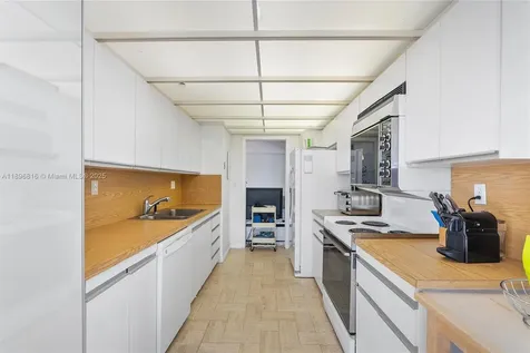 4000 Towerside Terrace Miami FL 33138