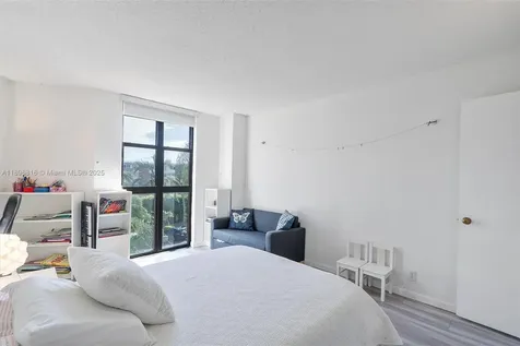 4000 Towerside Terrace Miami FL 33138