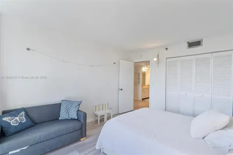 4000 Towerside Terrace Miami FL 33138