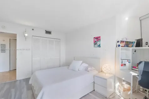 4000 Towerside Terrace Miami FL 33138