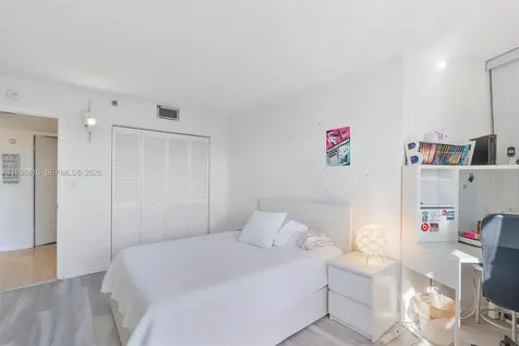 4000 Towerside Terrace Miami FL 33138