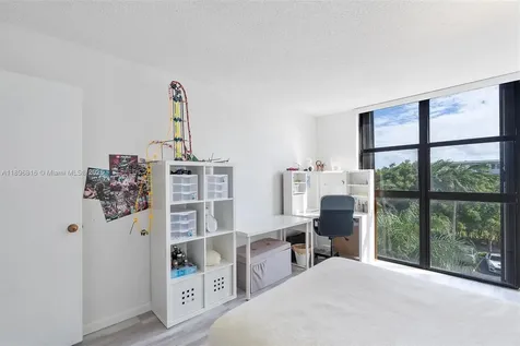 4000 Towerside Terrace Miami FL 33138