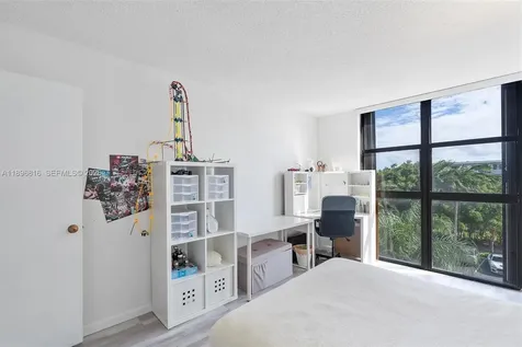 4000 Towerside Terrace Miami FL 33138