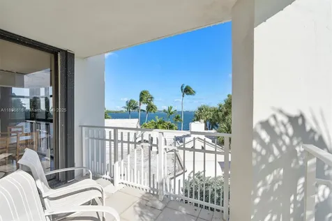 4000 Towerside Terrace Miami FL 33138