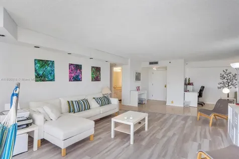 4000 Towerside Terrace Miami FL 33138