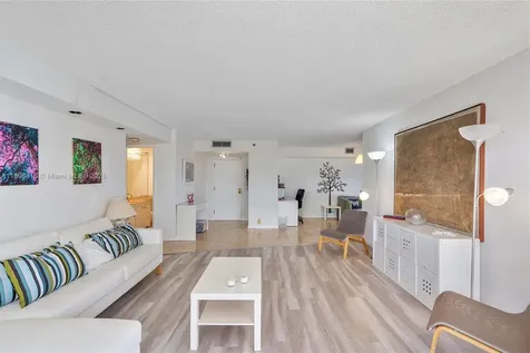 4000 Towerside Terrace Miami FL 33138