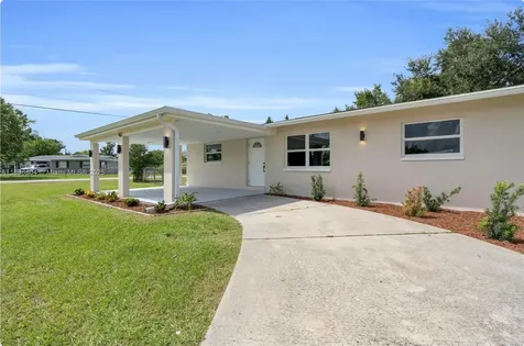 462 Muskegon Avenue N Fort Myers FL 33905