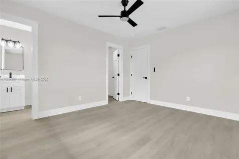 462 Muskegon Avenue N Fort Myers FL 33905