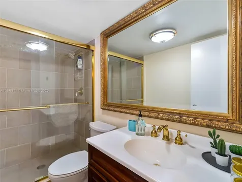 Hallandale Beach FL 33009