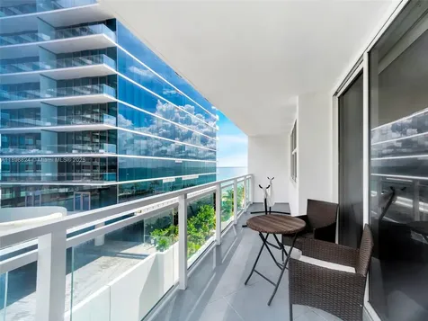 Hallandale Beach FL 33009