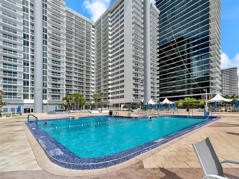 Hallandale Beach FL 33009