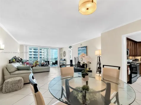 Hallandale Beach FL 33009