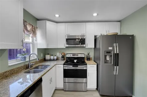 2888 NW 99th Terrace Sunrise FL 33322