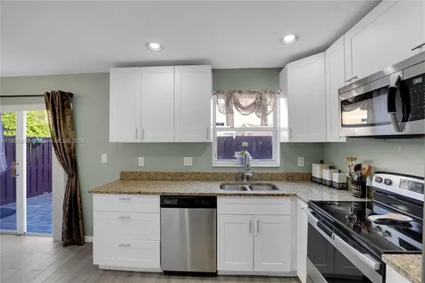 2888 NW 99th Terrace Sunrise FL 33322