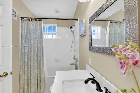 2888 NW 99th Terrace Sunrise FL 33322