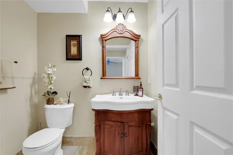 2888 NW 99th Terrace Sunrise FL 33322