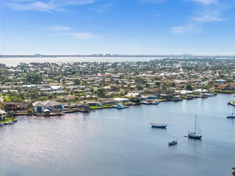 4910 Sorrento Court Cape Coral FL 33904