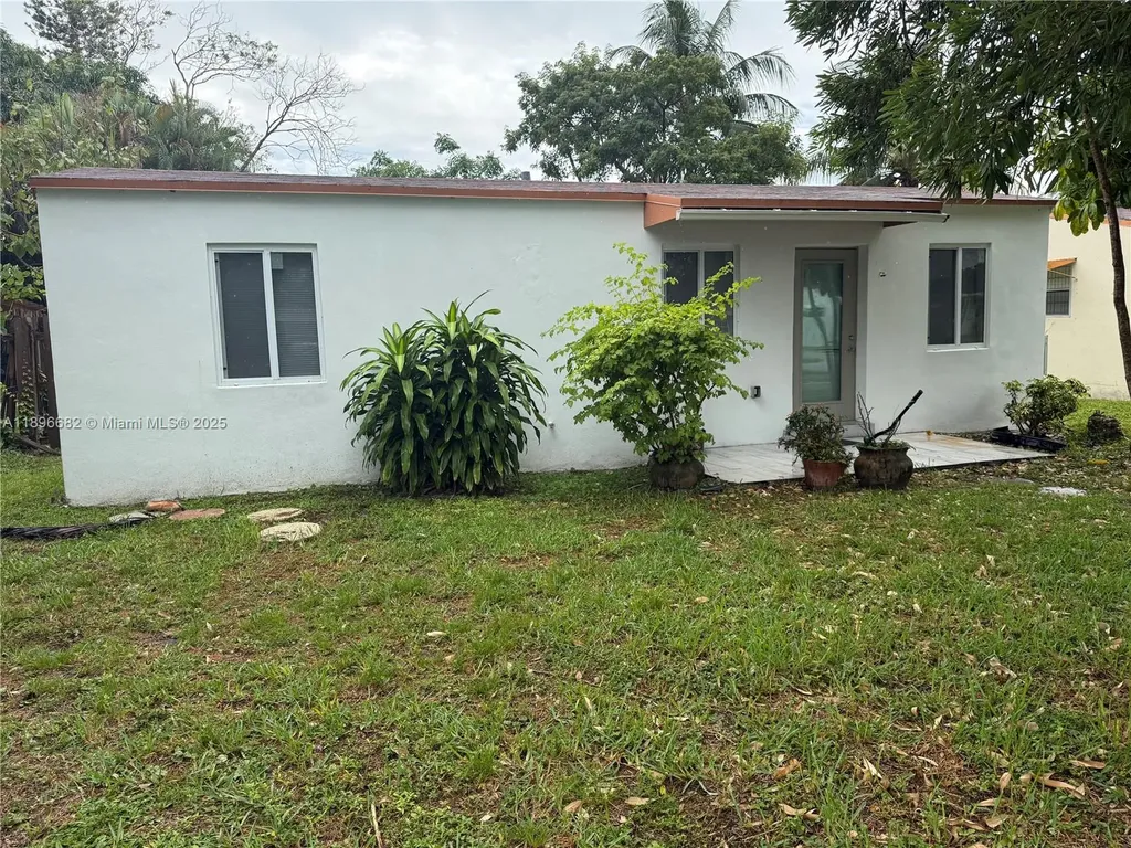 2534 Mckinley Street Hollywood FL 33020