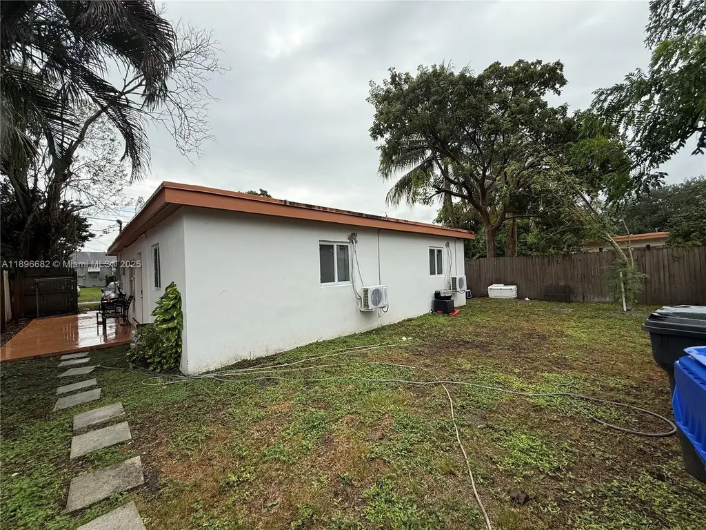 2534 Mckinley Street Hollywood FL 33020
