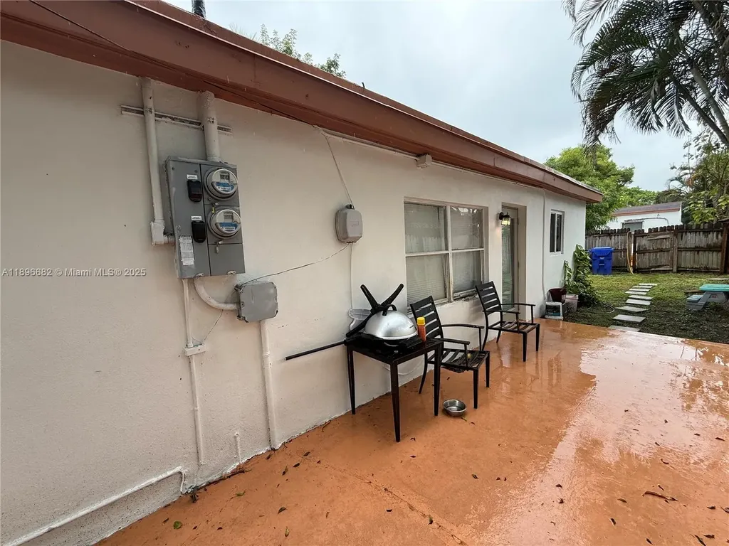2534 Mckinley Street Hollywood FL 33020