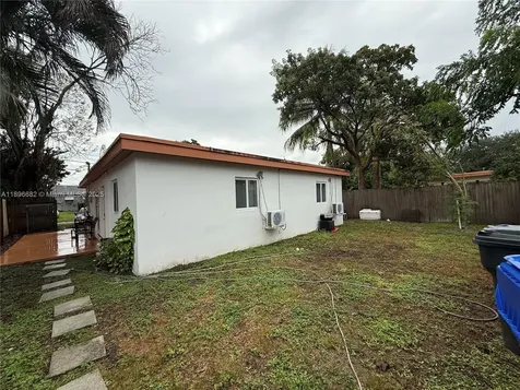 2534 Mckinley Street Hollywood FL 33020