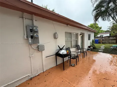 2534 Mckinley Street Hollywood FL 33020