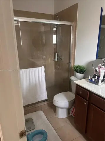 8867 W 35th Way Hialeah FL 33018