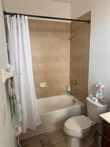 8867 W 35th Way Hialeah FL 33018
