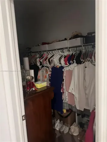 8867 W 35th Way Hialeah FL 33018