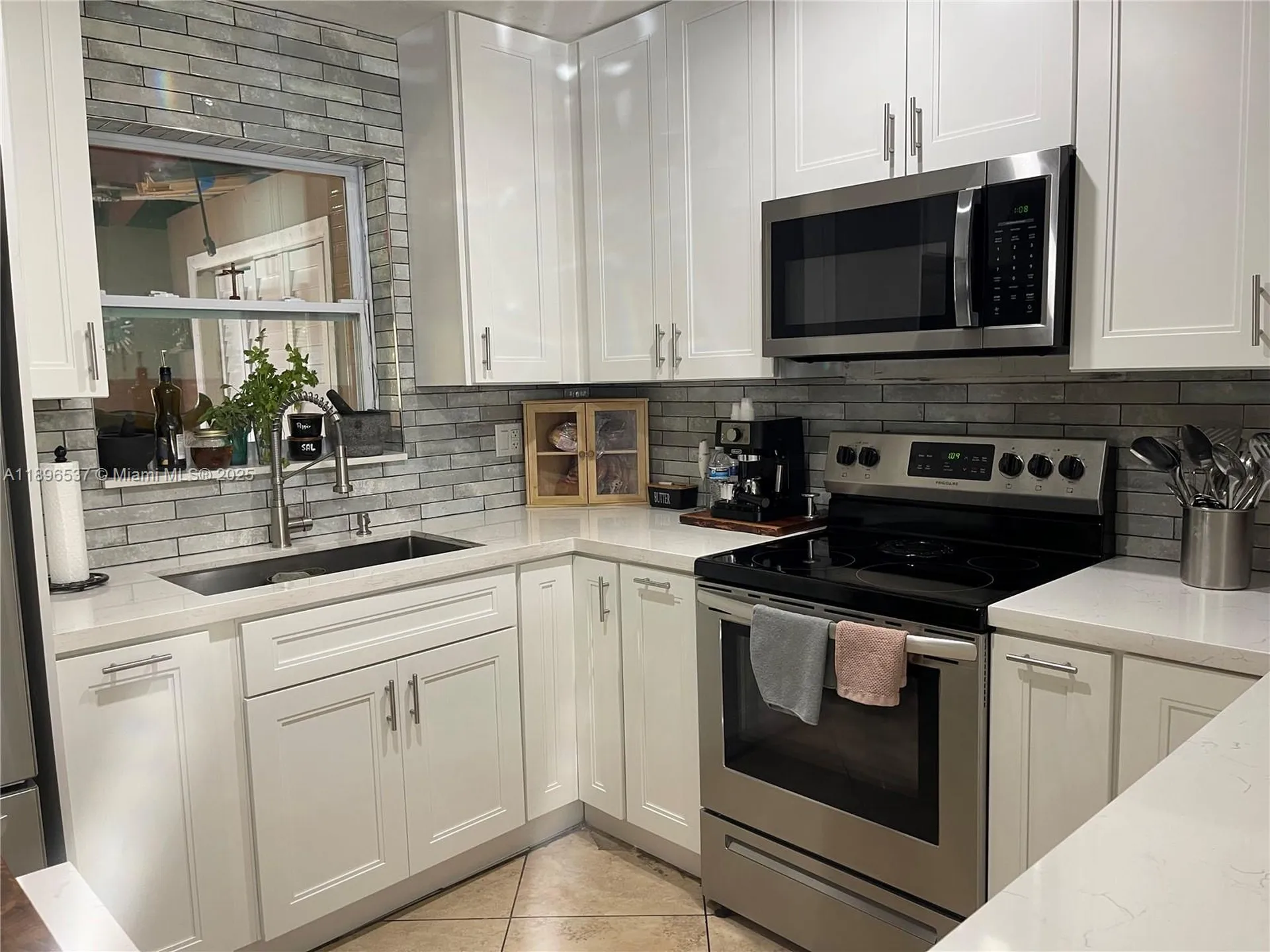 1961 SW 36 Avenue Fort Lauderdale FL 33312